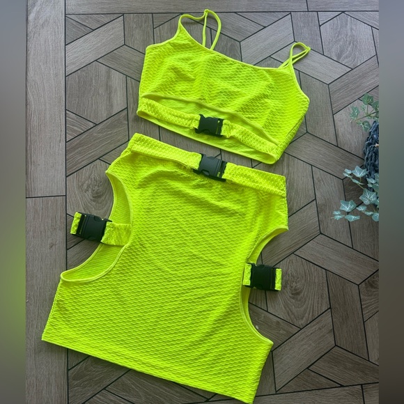 SHEIN Bright Green Cut-Out Skirt Set - Picture 9 of 13